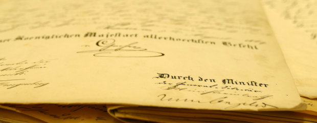 historische Akte in altdeutscher Schrift