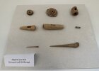 Schmuck und Werkzeuge aus Bein