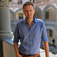Klaus Kloiber. Klaus Kloiber.