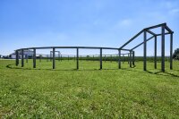 Die Dimensionen des römischen Amphitheaters von Künzing lassen sich heute anhand einer Holzkonstruktion nachvollziehen. Die Dimensionen des römischen Amphitheaters von Künzing lassen sich heute anhand einer Holzkonstruktion nachvollziehen.