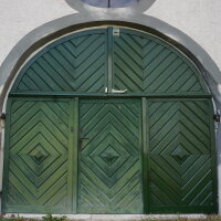 Alter und neuer Anstrich Tor Kloster Thierhaupten